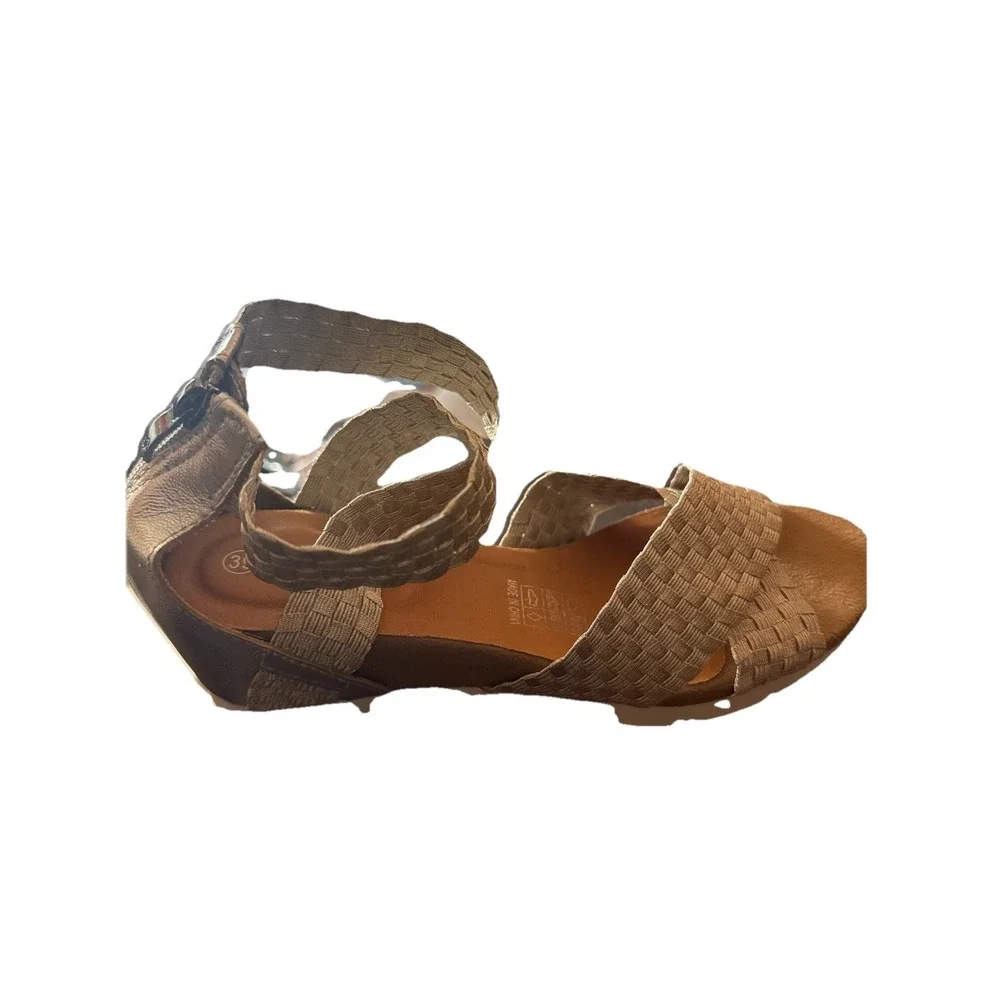 Bernie‎ Mev Sandal Honesty Light Gold Fabric Memory Foam Womens 38 Size 7 New
